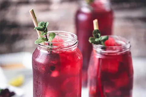 Quick & Easy Strawberry Iced Tea